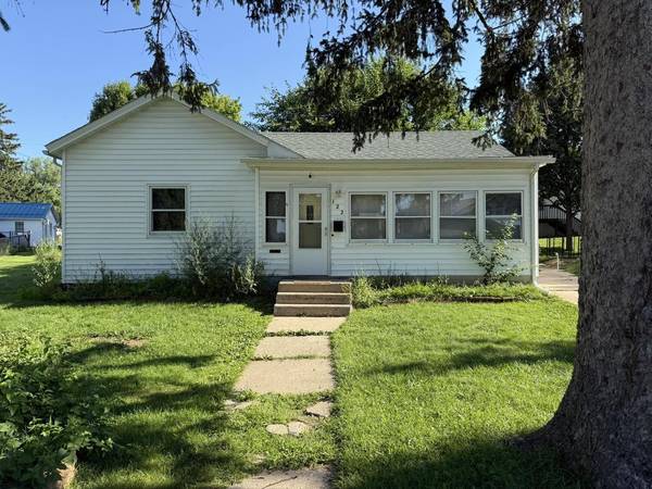 122 E Dodge Street, Dodgeville, WI 53533