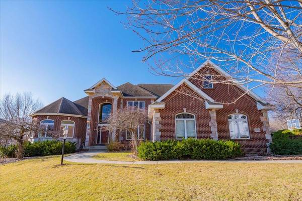 8705 Fairway Oaks Drive, Verona, WI 53593