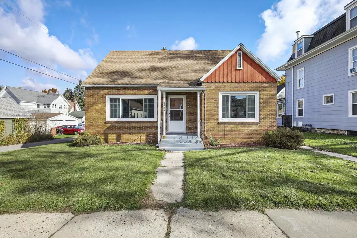 Portage, WI 53901,605 Dewitt ST