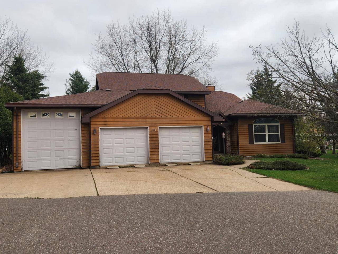 1509 N NORTH HILLS AVENUE, Marshfield, WI 54449