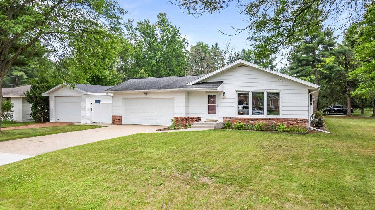 4301 JANICK CIRCLE, Stevens Point, WI 54481