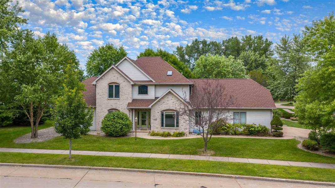 612 E CASTLEBURY LANE, Appleton, WI 54913