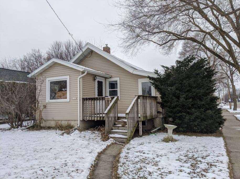 1337 GRAND STREET, Oshkosh, WI 54901