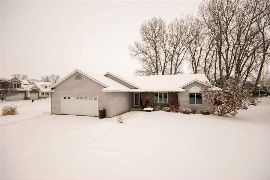 2250 HICKORY COURT, Oshkosh, WI 54901-2583