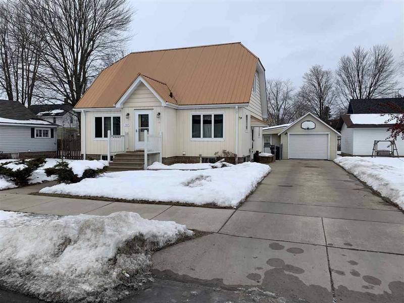 317 E DIVISION STREET, Shawano, WI 54166