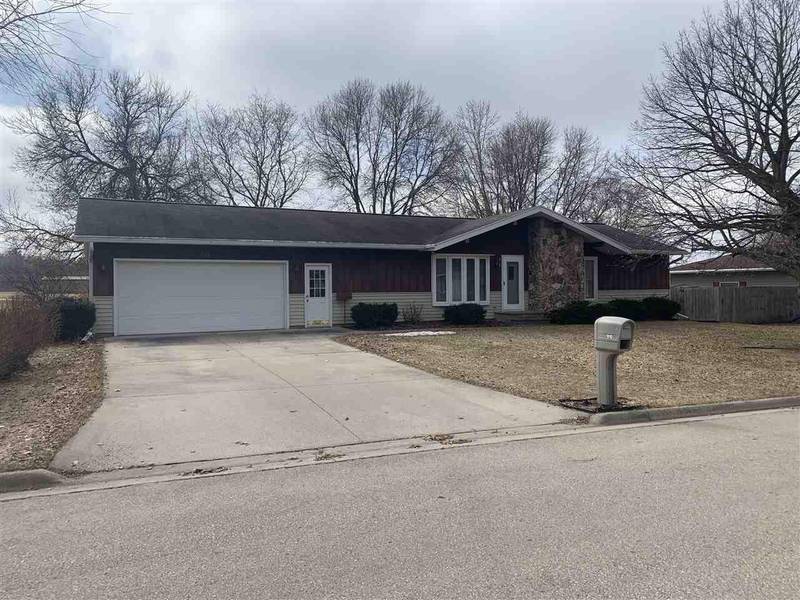 910 E ROBIN LANE, Shawano, WI 54166-3556