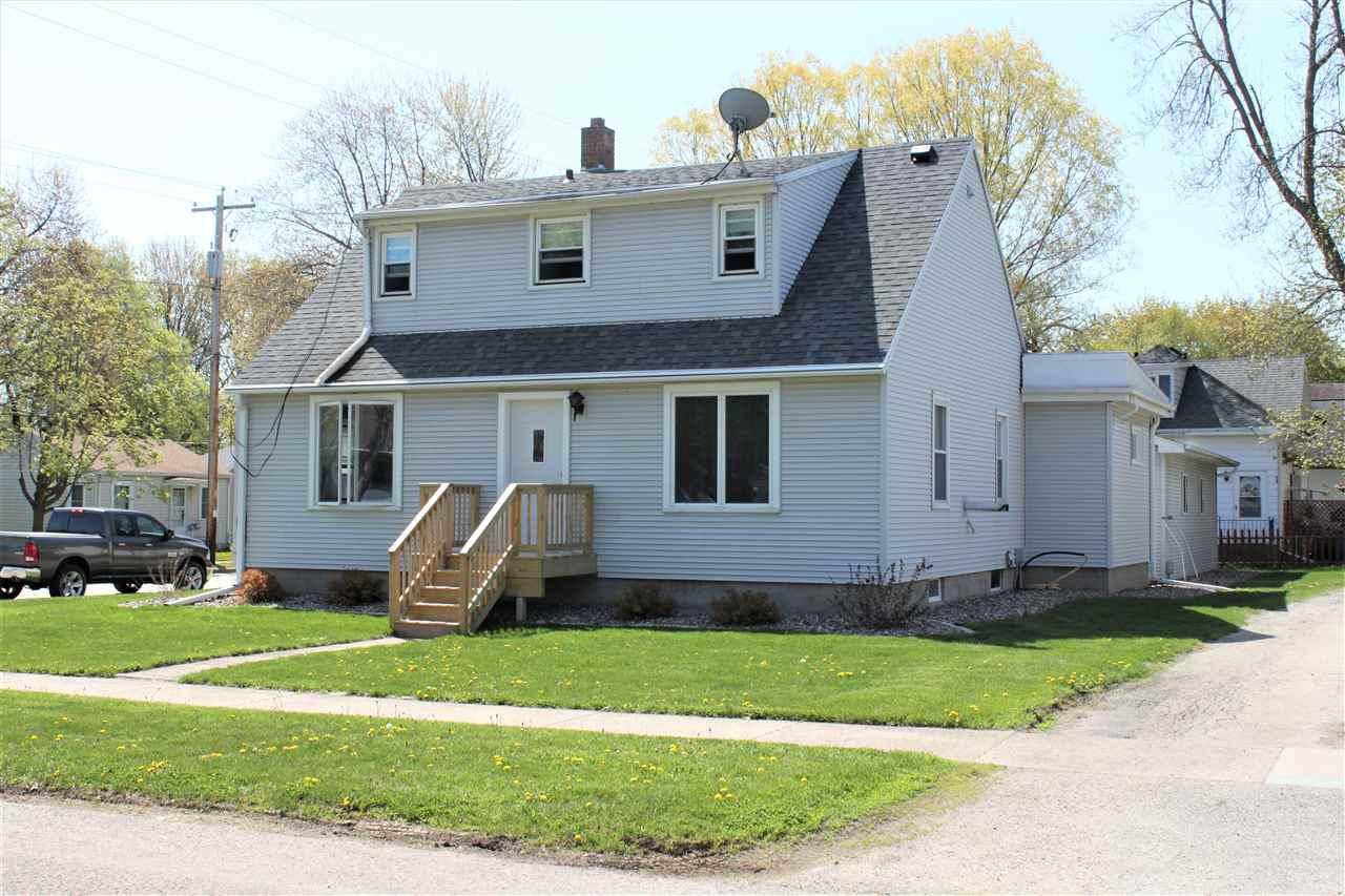 325 BALDWIN AVENUE, Oshkosh, WI 54901-3814