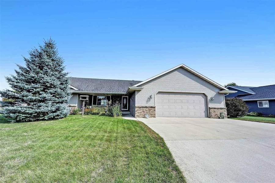 306 REMINGTON DRIVE, Seymour, WI 54165-1565