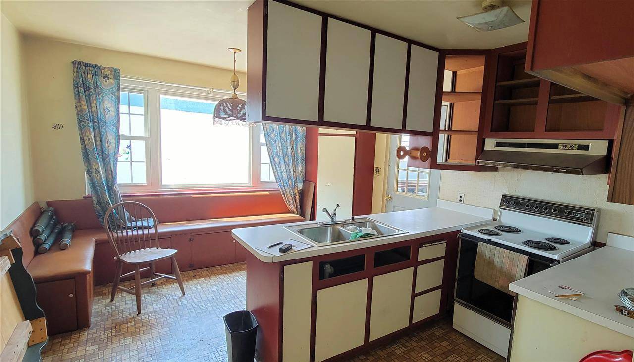 Menominee, MI 49858,908 16TH STREET