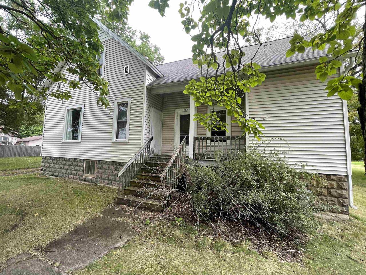 2118 10TH STREET, Marinette, WI 54143