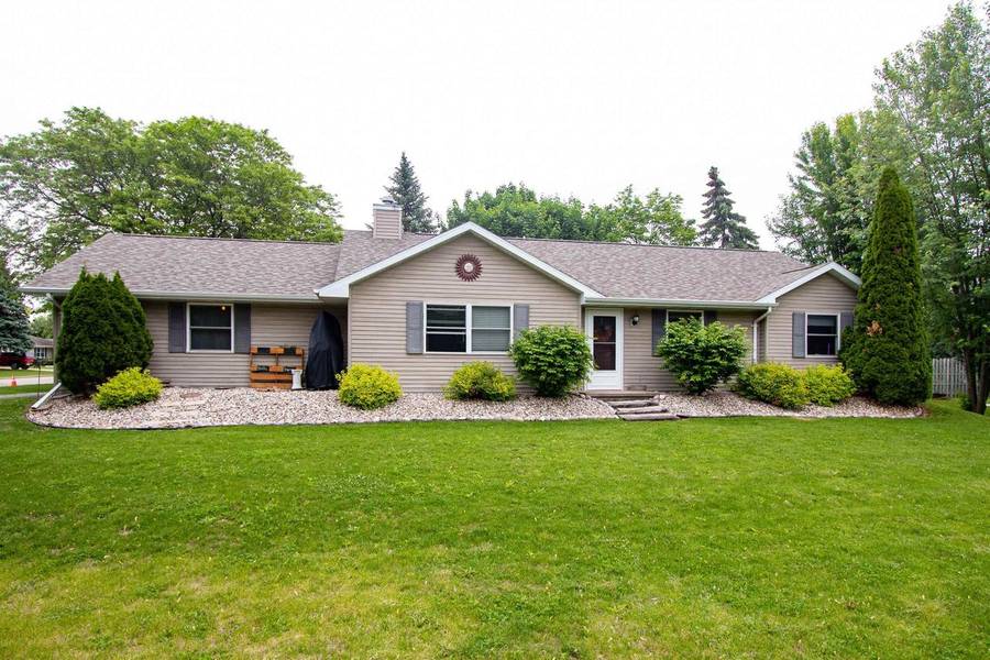 2139 W HARVEST DRIVE, Appleton, WI 54914-1939