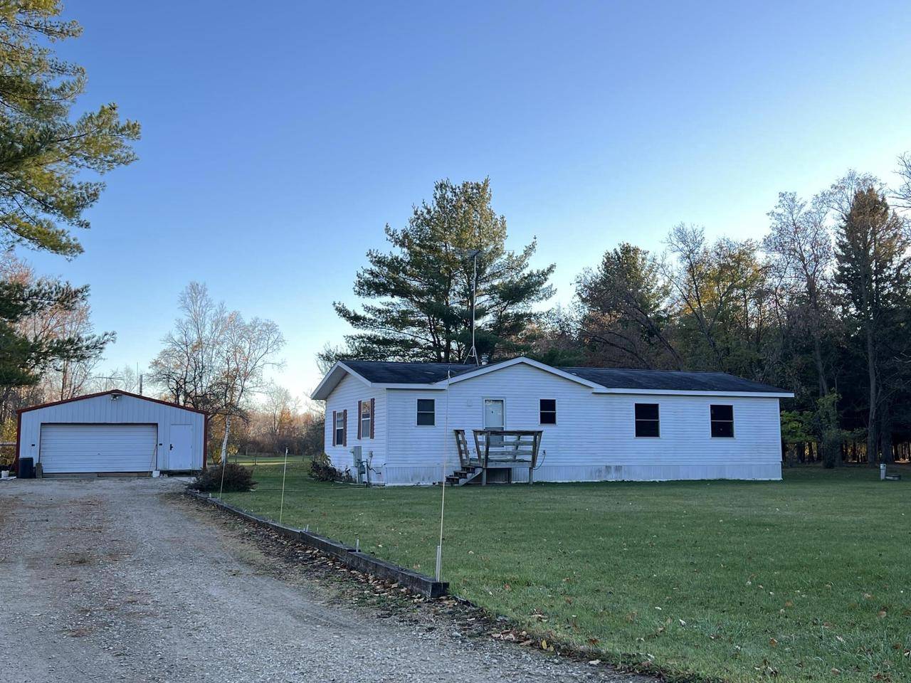 W5595 4.5 LANE, Menominee, MI 49858