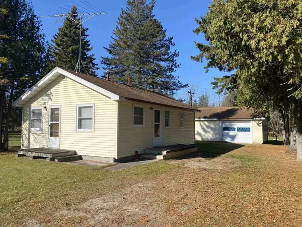 N8193 HIGHWAY M-35, Cedar River, MI 49887