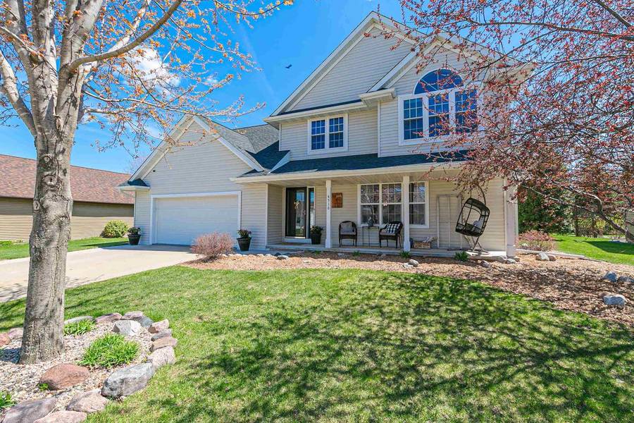 4516 N STONEBRIDGE COURT, Appleton, WI 54913