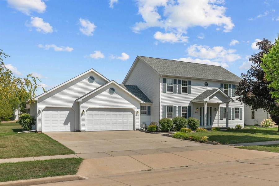 4524 N CLAYHILL DRIVE, Appleton, WI 54913-6847