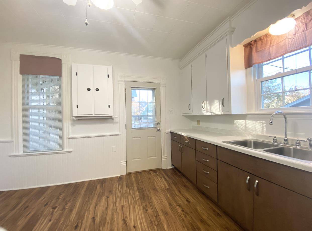 Marinette, WI 54143,1606 THOMAS STREET