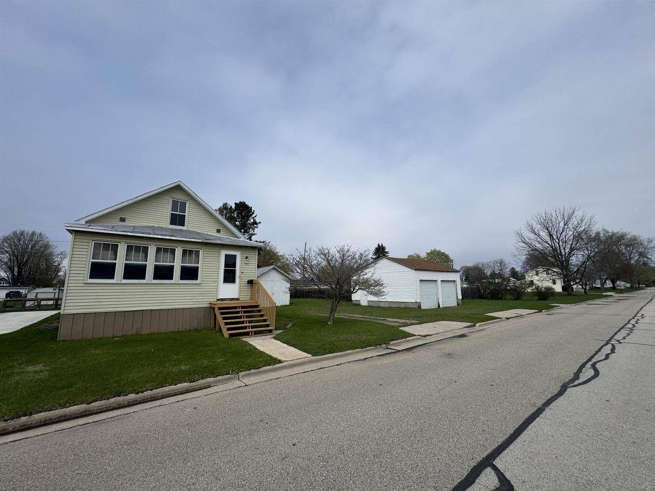 213 5TH STREET, Oconto, WI 54153