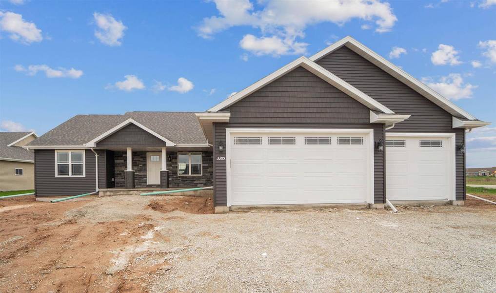 3305 E RUBYRED DRIVE, Appleton, WI 54913