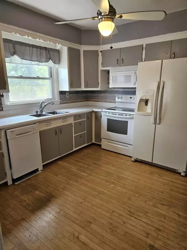 Iron Mountain, MI 49801,403 WEST H ST