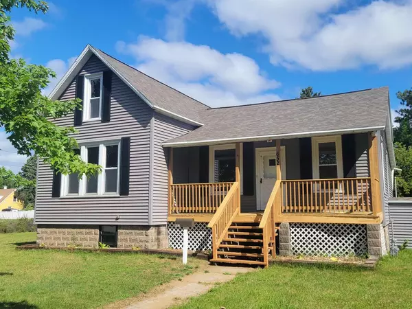 652 HOSMER STREET, Marinette, WI 54143-0000