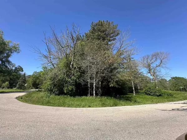 ZIRBEL DRIVE, Menasha, WI 54952