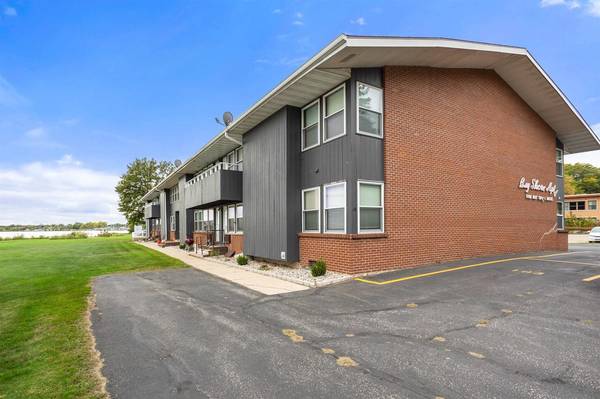 1001 BAY SHORE DRIVE, Oshkosh, WI 54901
