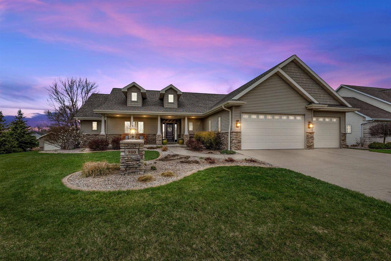980 GREEN RIDGE DRIVE, De Pere, WI 54115-7647