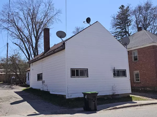 411 5TH STREET, Iron Mountain, MI 49801