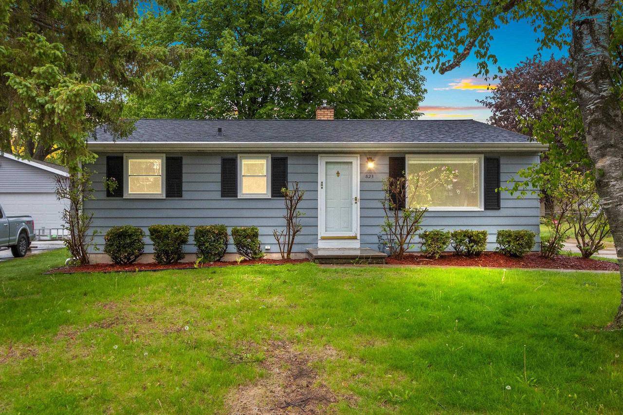 823 SUNNY LANE, Green Bay, WI 54304