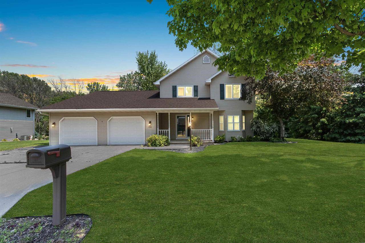 106 LAMINE LANE, Combined Locks, WI 54113-1100