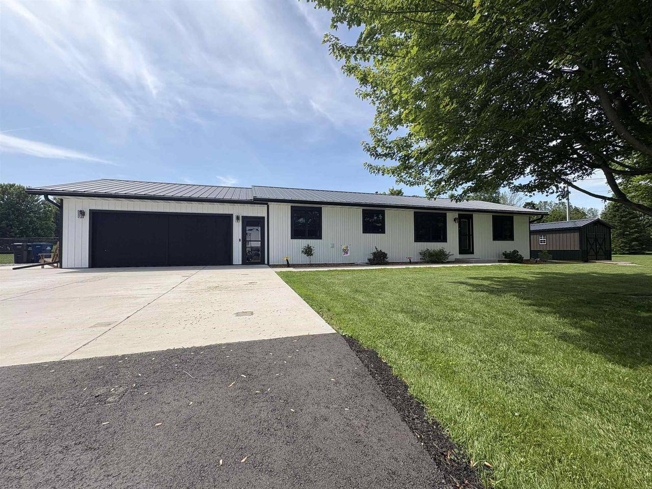 W4537 BUSS DRIVE, Cecil, WI 54111
