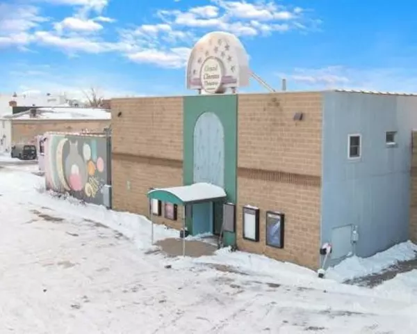 208 W WOLF RIVER, New London, WI 54961