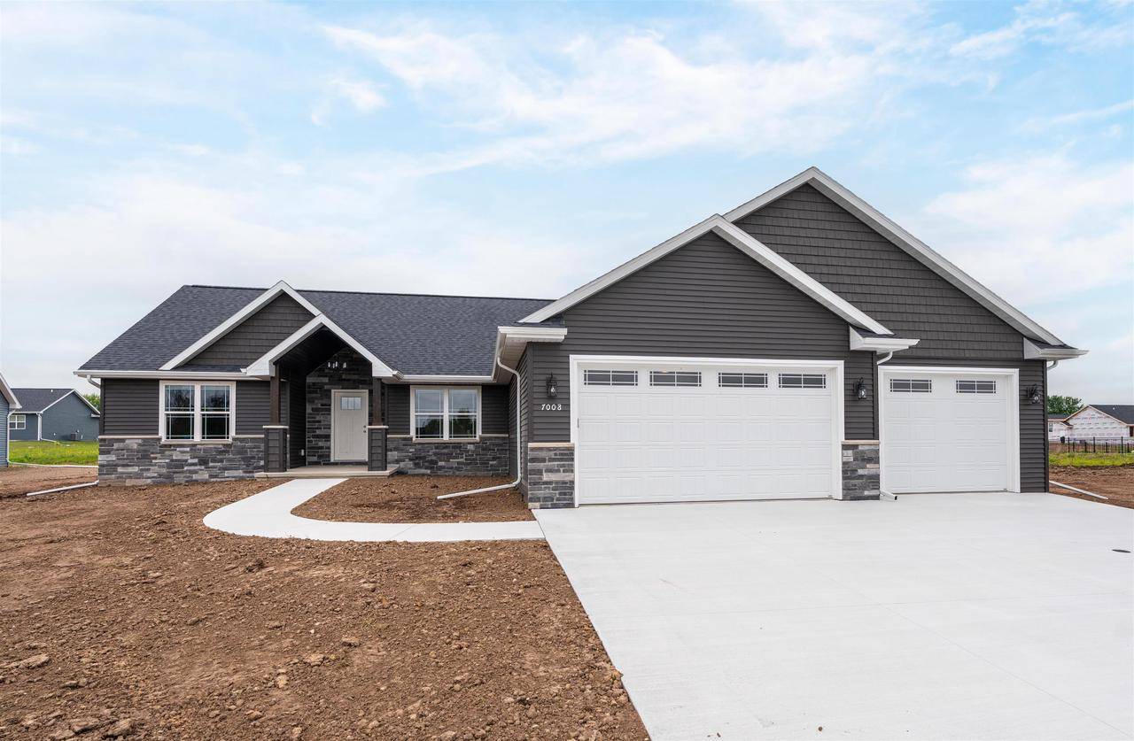 W7008 JACLYN LANE, Greenville, WI 54942