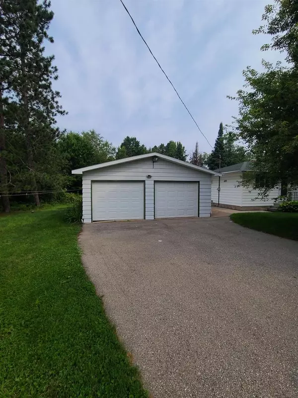 Crivitz, WI 54114,N9451 PARKWAY ROAD