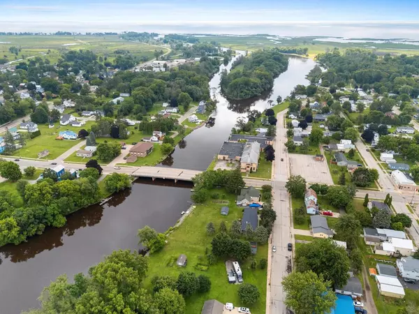 Oconto, WI 54153,303 1ST STREET