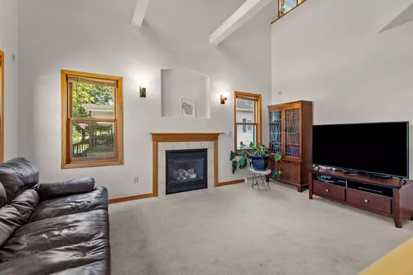 Appleton, WI 54915,301 E HARRISON STREET