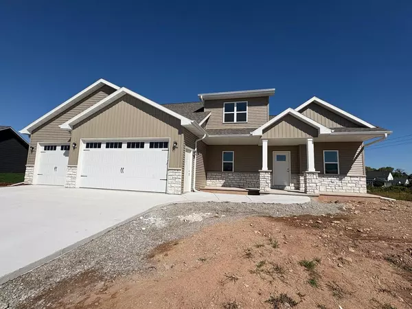 1762 LOYAL DR, Neenah, WI 54956