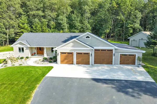 2326 PRISTINE LANE, Suamico, WI 54313-3611