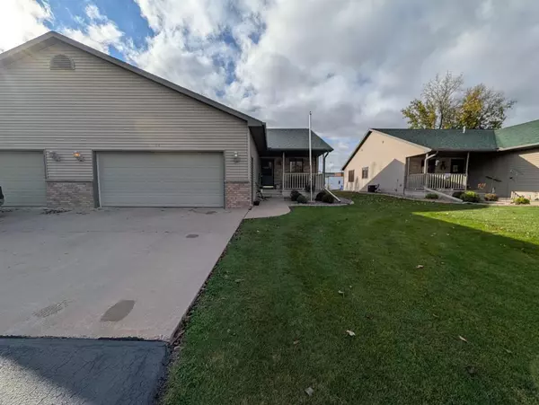 114 E NORTH WATER STREET, New London, WI 54961