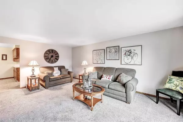 Green Bay, WI 54302-2212,1648 DEBRA LN