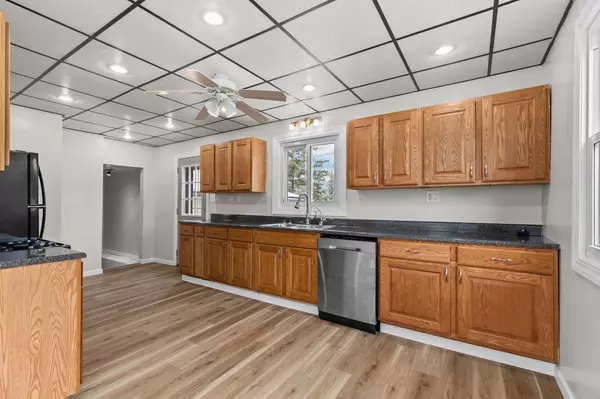 New London, WI 54961,609 W COOK STREET