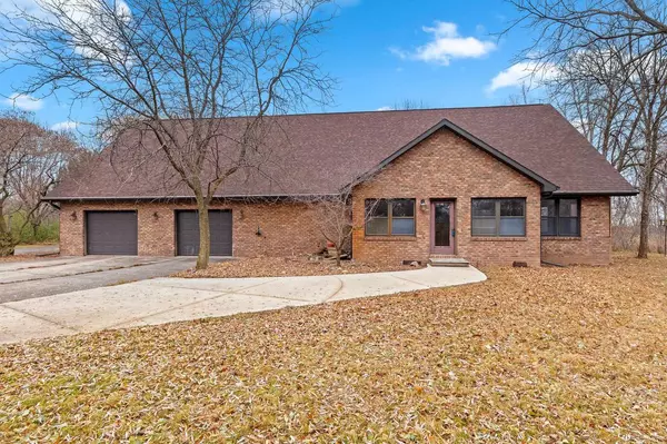 3629 CREEKVIEW ROAD, Green Bay, WI 54115-9735