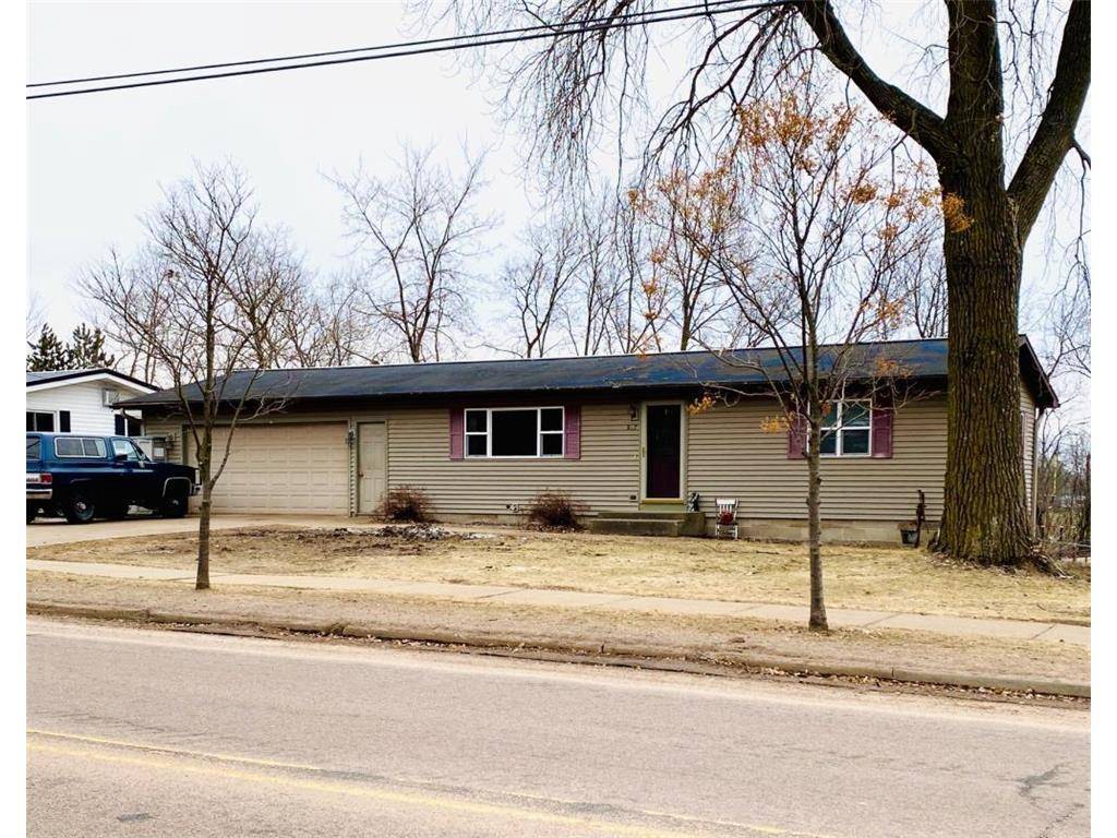 2117 Moholt Dr, Eau Claire, WI 54703