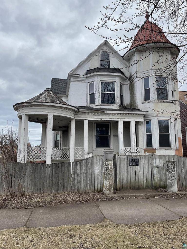 2002 Banks Ave, Superior, WI 54880