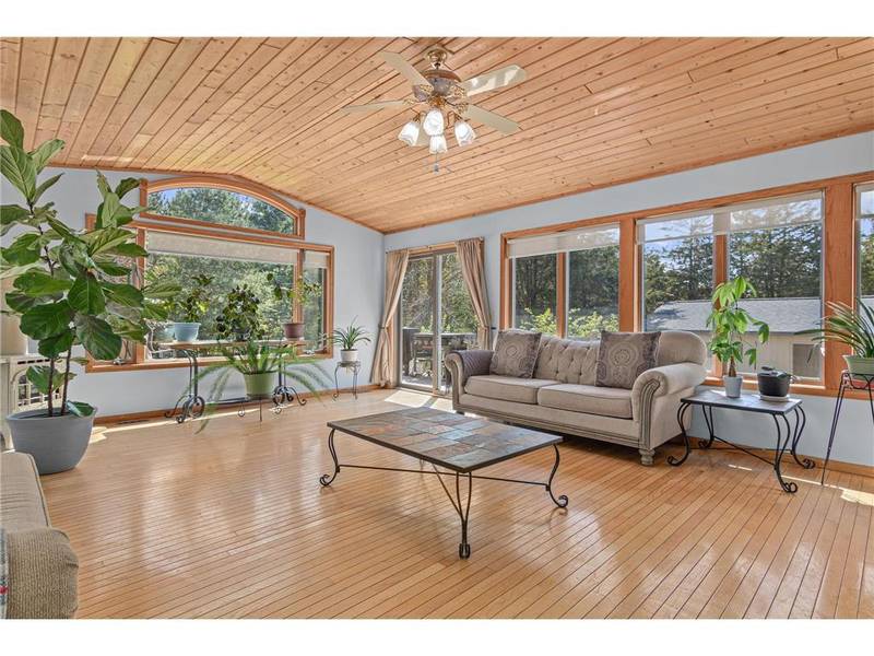 1069 Hunter Ridge, Hudson, WI 54016