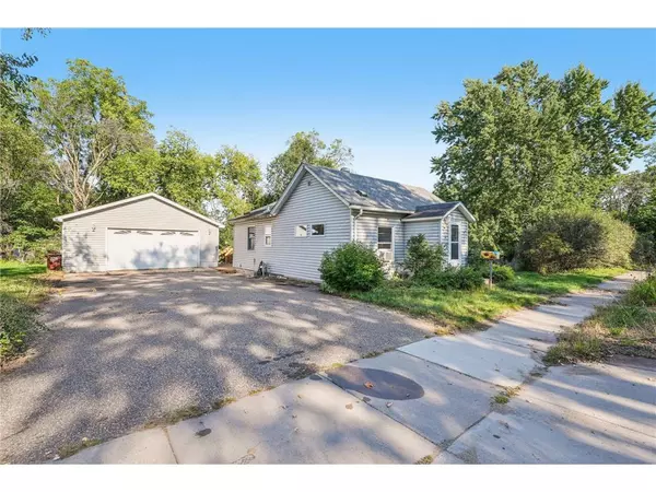 836 6th Street, Bayport, MN 55003