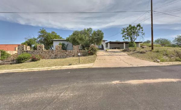 618 W Noon Street, Nogales, AZ 85621