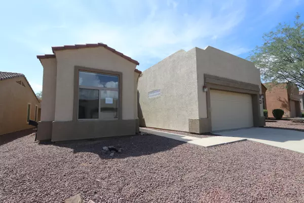 685 W Shadow Wood Street, Green Valley, AZ 85614