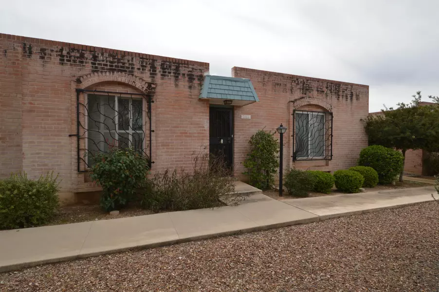 3455 E Seneca Street, Tucson, AZ 85716