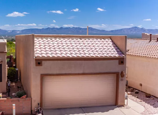 506 W Deerview Court, Green Valley, AZ 85614